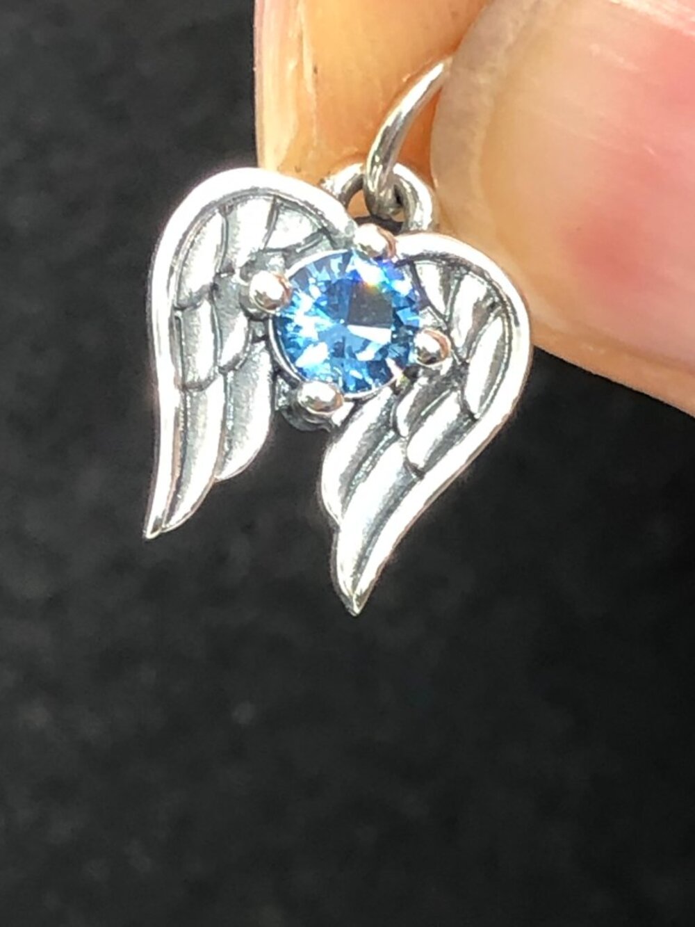 👍👍James Avery Angel Wings Birthstone Charm Garnet June